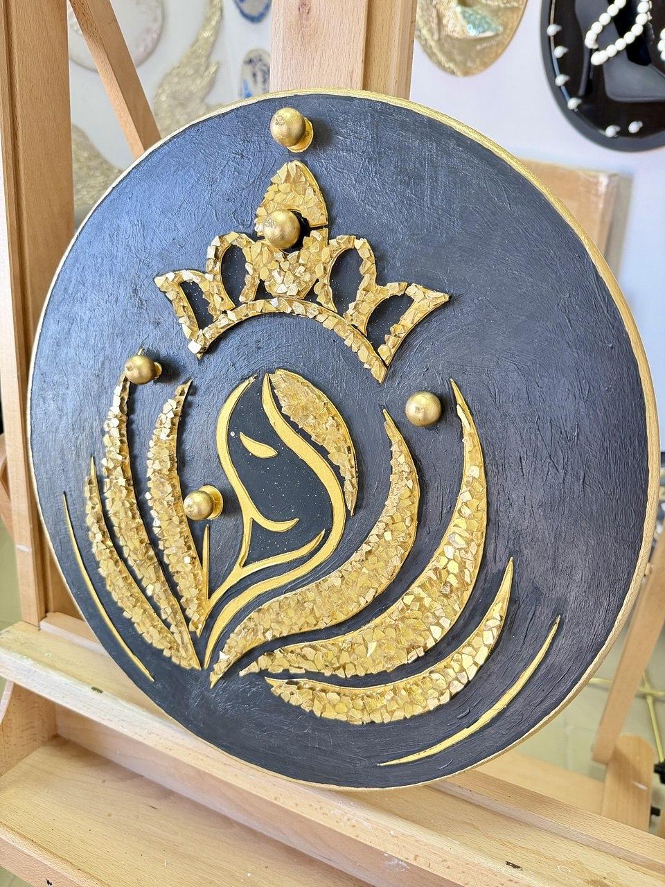 Логотип конкурса «Всемирная Королева»  — 5